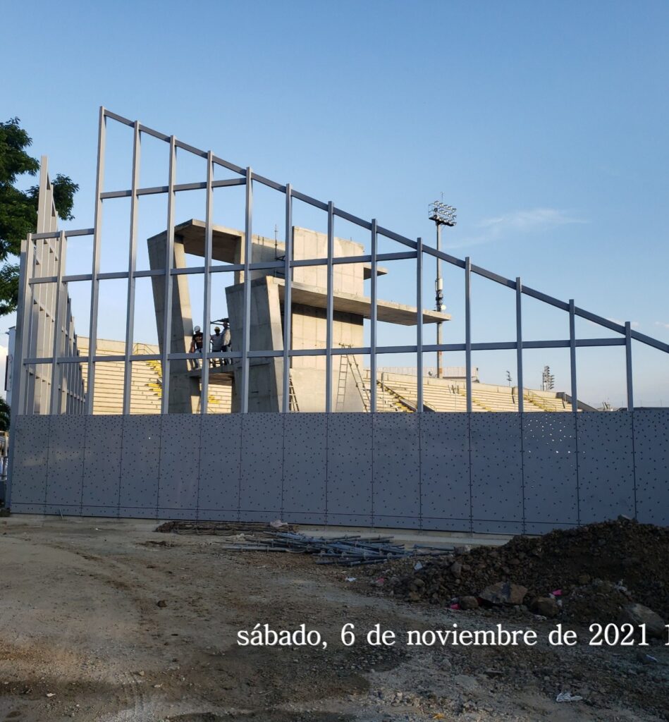 Fachada Escenario Piscinas